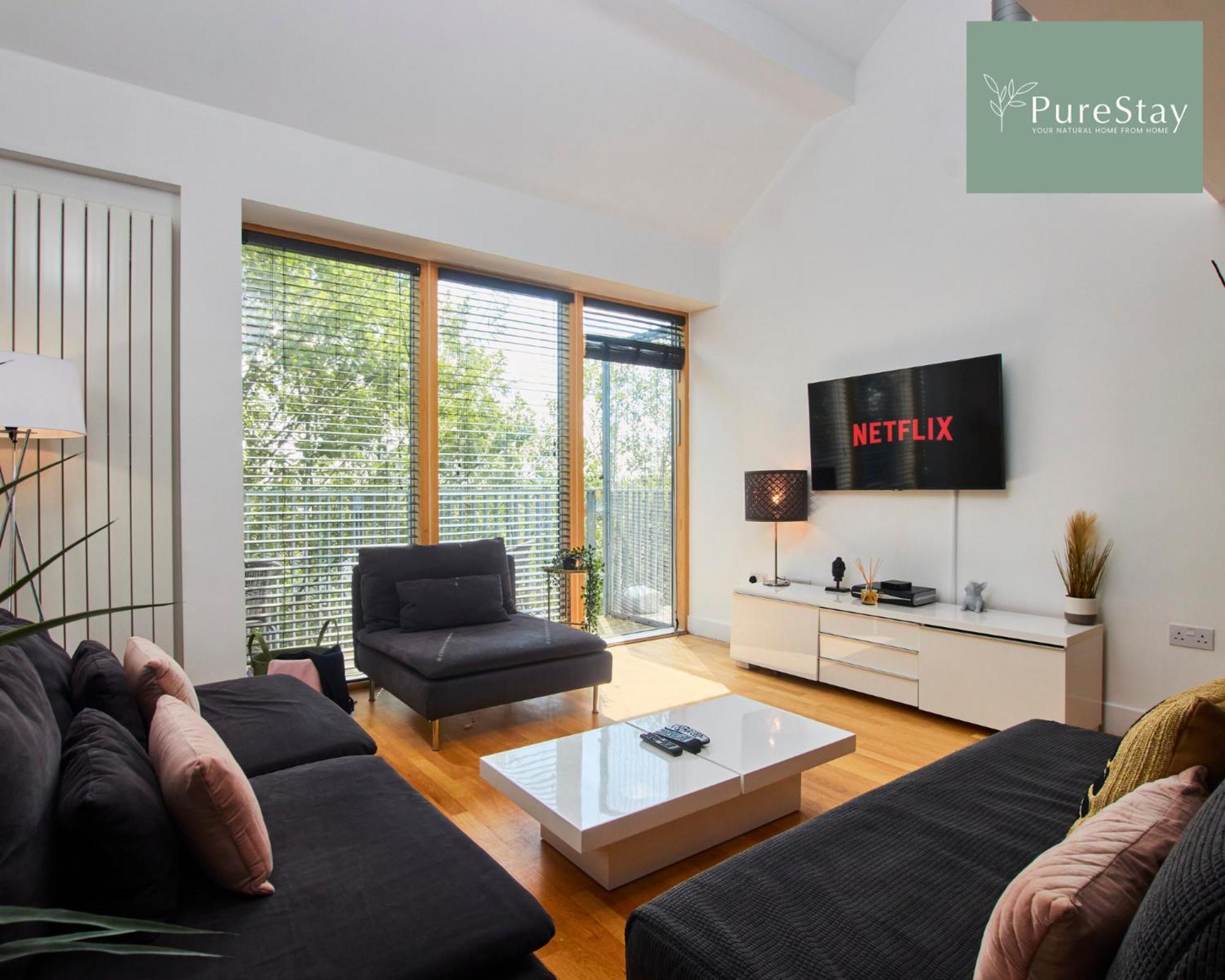 Beautiful Four Bed House By Purestay Short Lets & Serviced Accommodation Coventry With Parking Exteriér fotografie