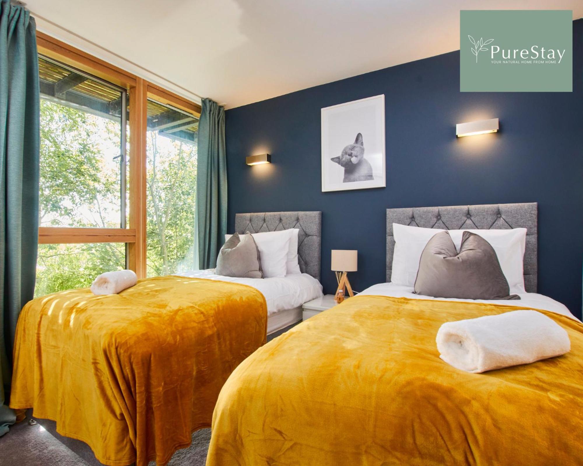 Beautiful Four Bed House By Purestay Short Lets & Serviced Accommodation Coventry With Parking Exteriér fotografie
