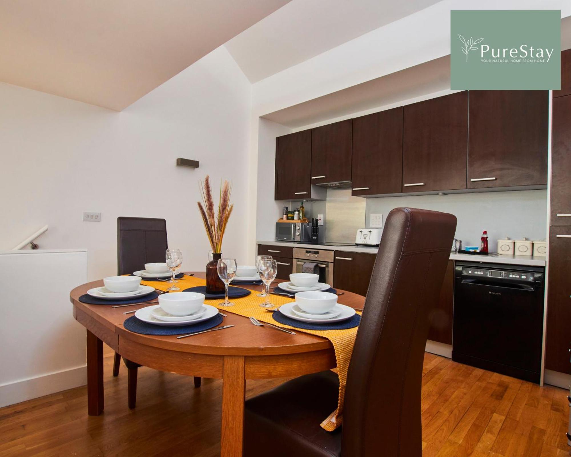 Beautiful Four Bed House By Purestay Short Lets & Serviced Accommodation Coventry With Parking Exteriér fotografie