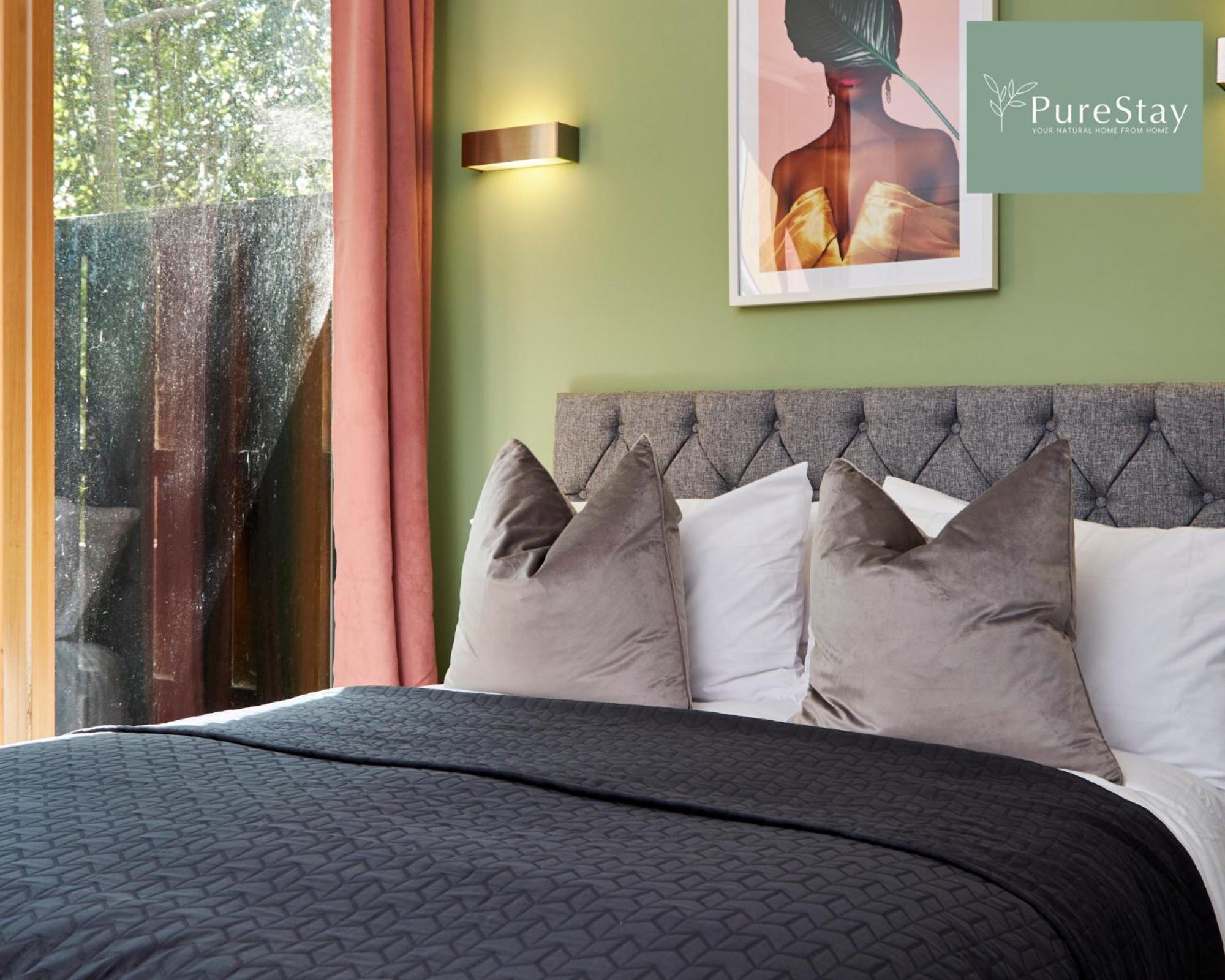 Beautiful Four Bed House By Purestay Short Lets & Serviced Accommodation Coventry With Parking Exteriér fotografie