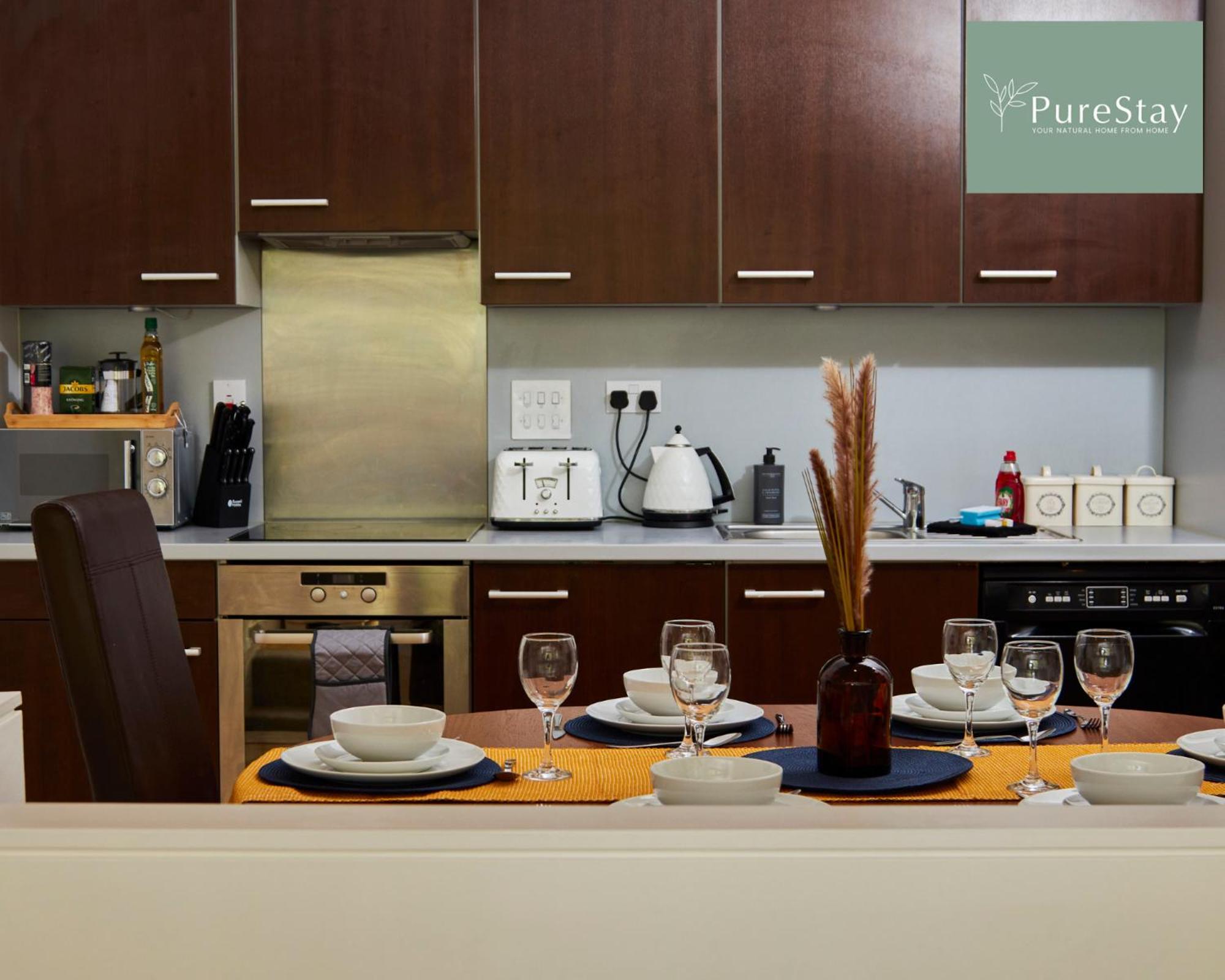 Beautiful Four Bed House By Purestay Short Lets & Serviced Accommodation Coventry With Parking Exteriér fotografie