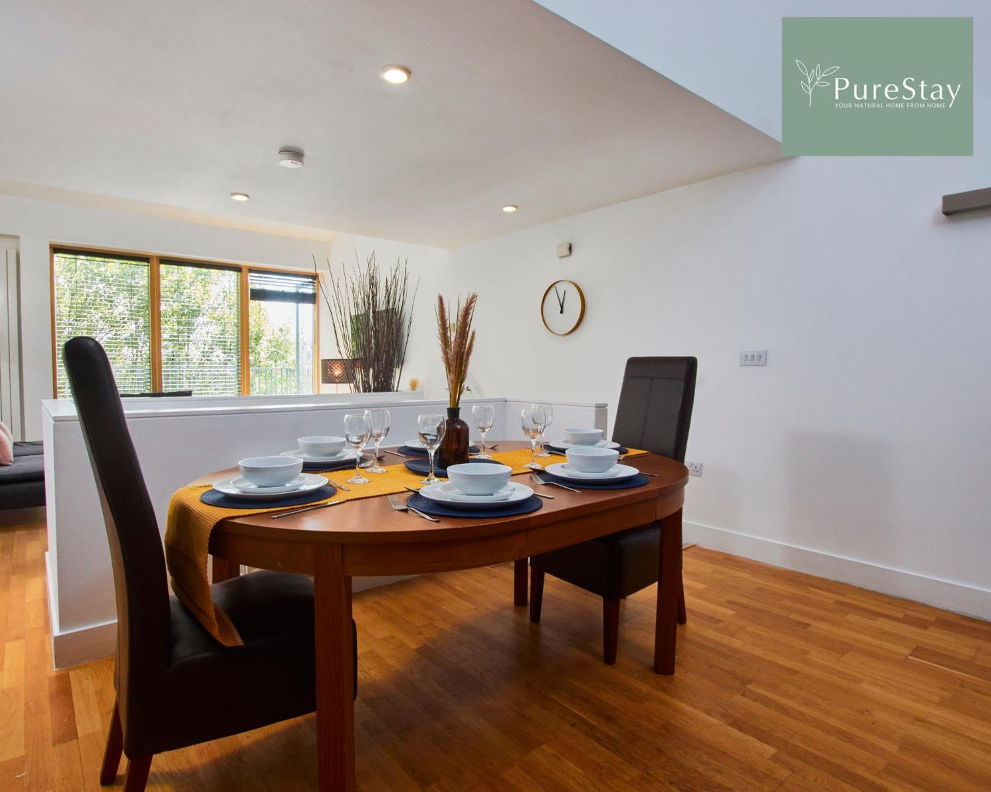 Beautiful Four Bed House By Purestay Short Lets & Serviced Accommodation Coventry With Parking Exteriér fotografie