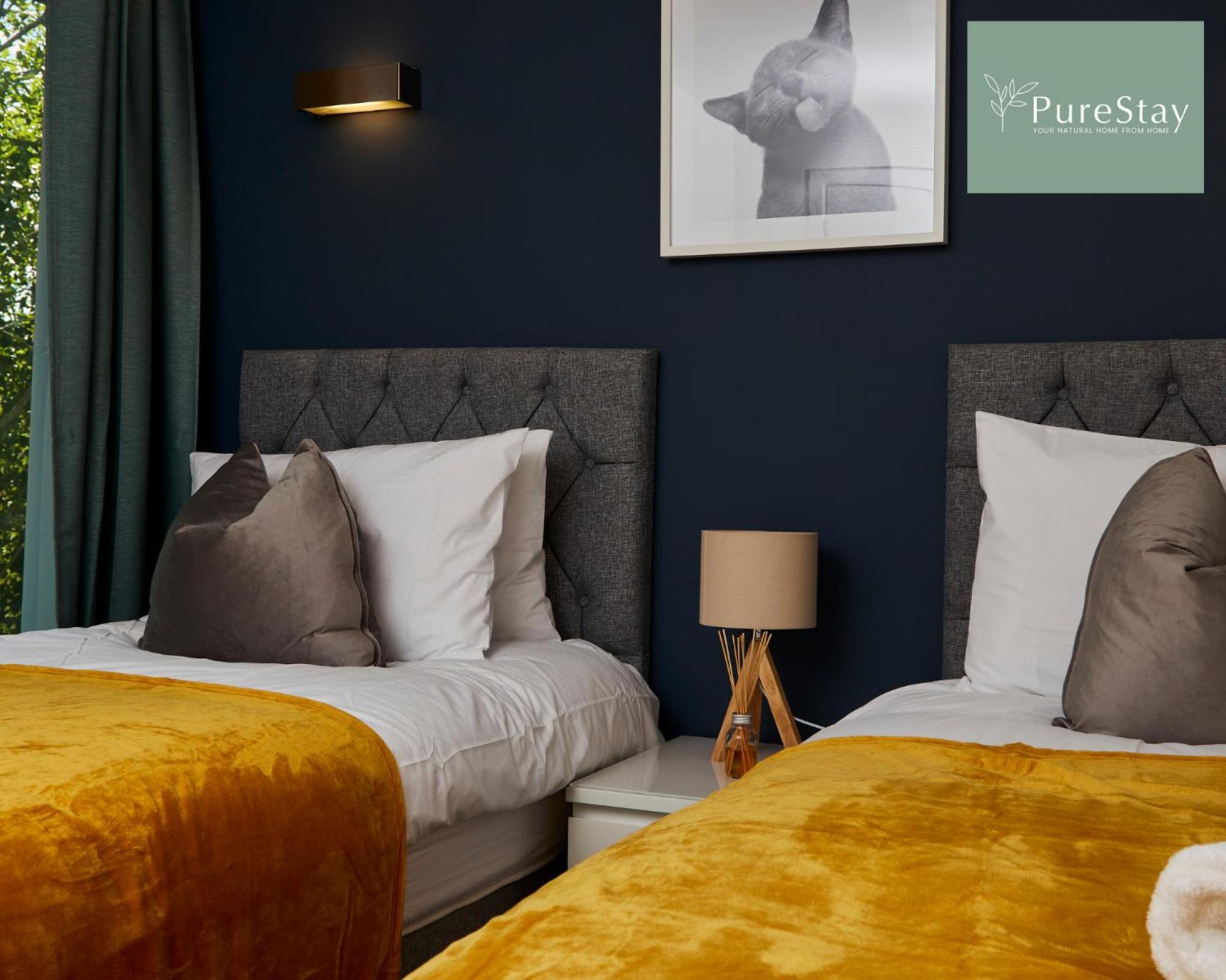 Beautiful Four Bed House By Purestay Short Lets & Serviced Accommodation Coventry With Parking Exteriér fotografie