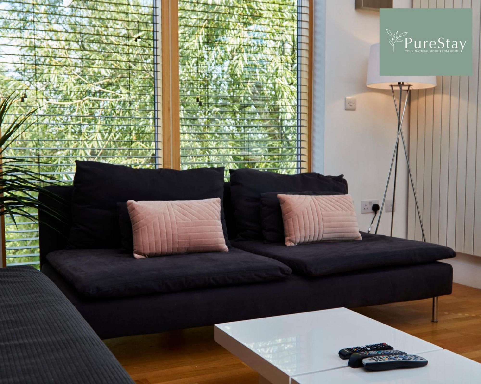 Beautiful Four Bed House By Purestay Short Lets & Serviced Accommodation Coventry With Parking Exteriér fotografie