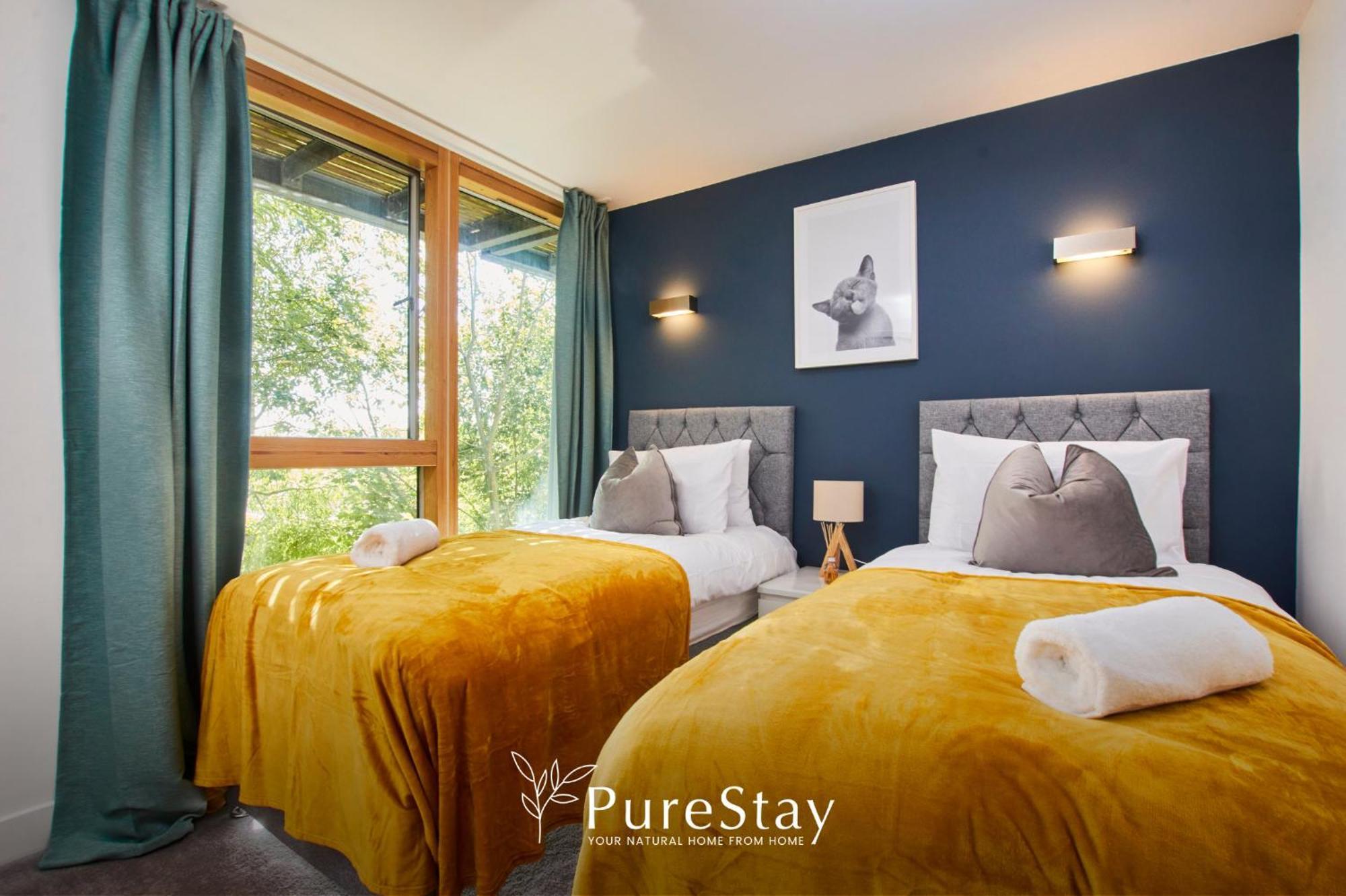 Beautiful Four Bed House By Purestay Short Lets & Serviced Accommodation Coventry With Parking Exteriér fotografie