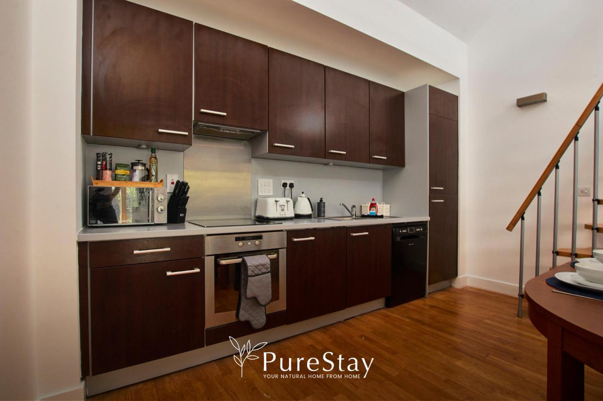 Beautiful Four Bed House By Purestay Short Lets & Serviced Accommodation Coventry With Parking Exteriér fotografie