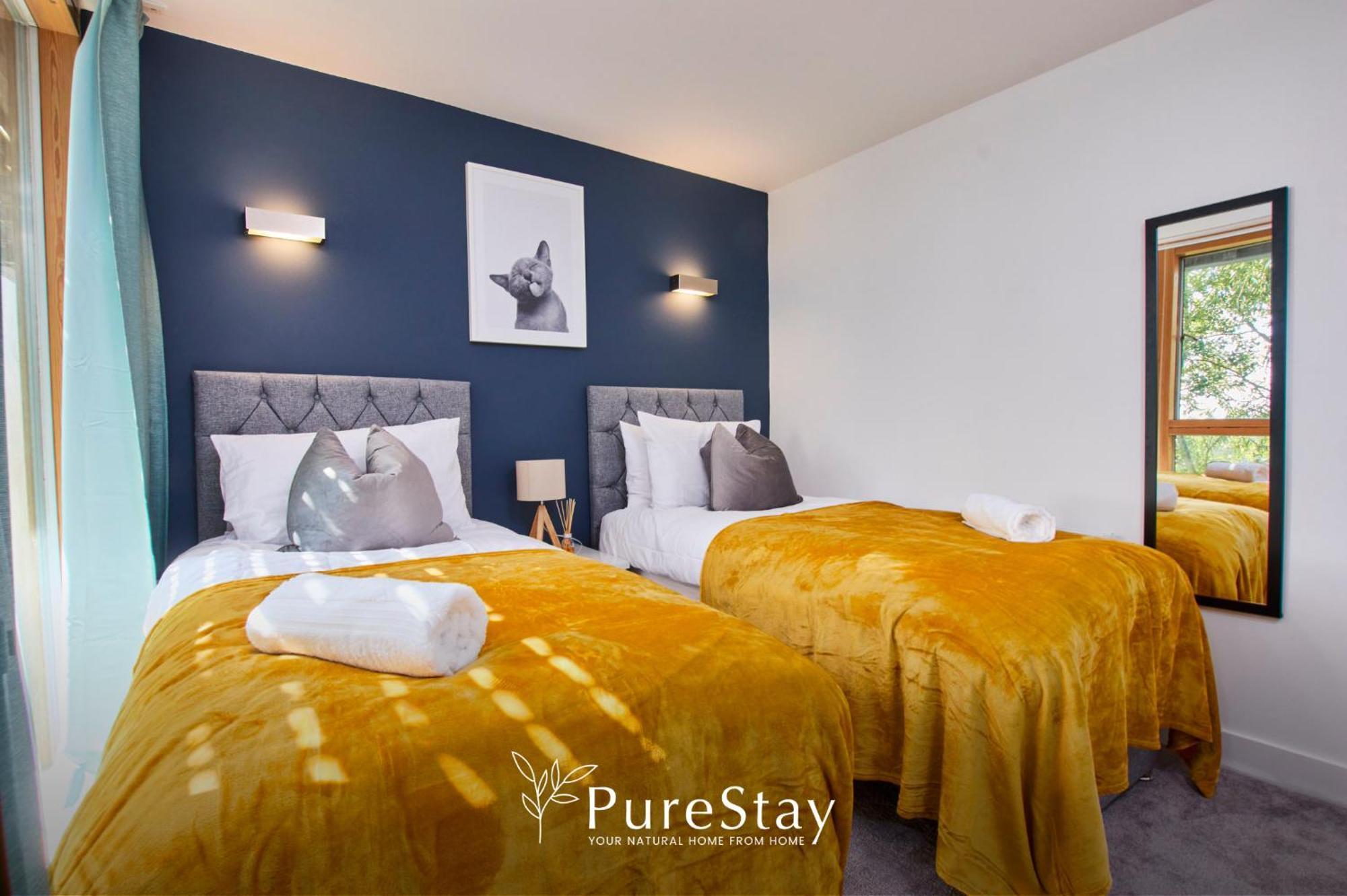 Beautiful Four Bed House By Purestay Short Lets & Serviced Accommodation Coventry With Parking Exteriér fotografie